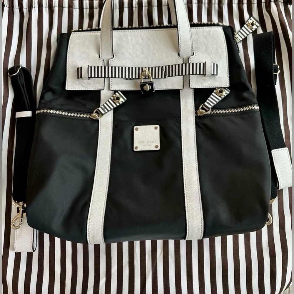 $FIRM$ HENRI BENDEL LARGE BLACK/WHITE CONVERTIBLE JETTSETTER 3-WAY.